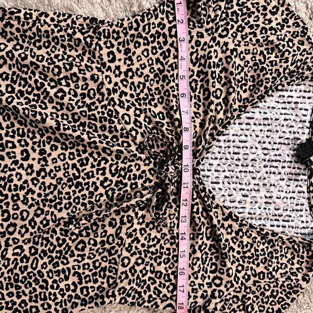 Leopard Print V Neck Women's Short Sleeve T Shirt Cutout Rue + - Picture 6 of 9